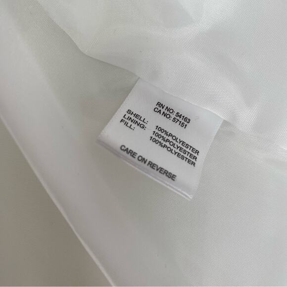 G.H. BASS & Co. Quilted Vest Outdoor Equestrian Classic Hiking White W/ Brown L - Picture 8 of 9